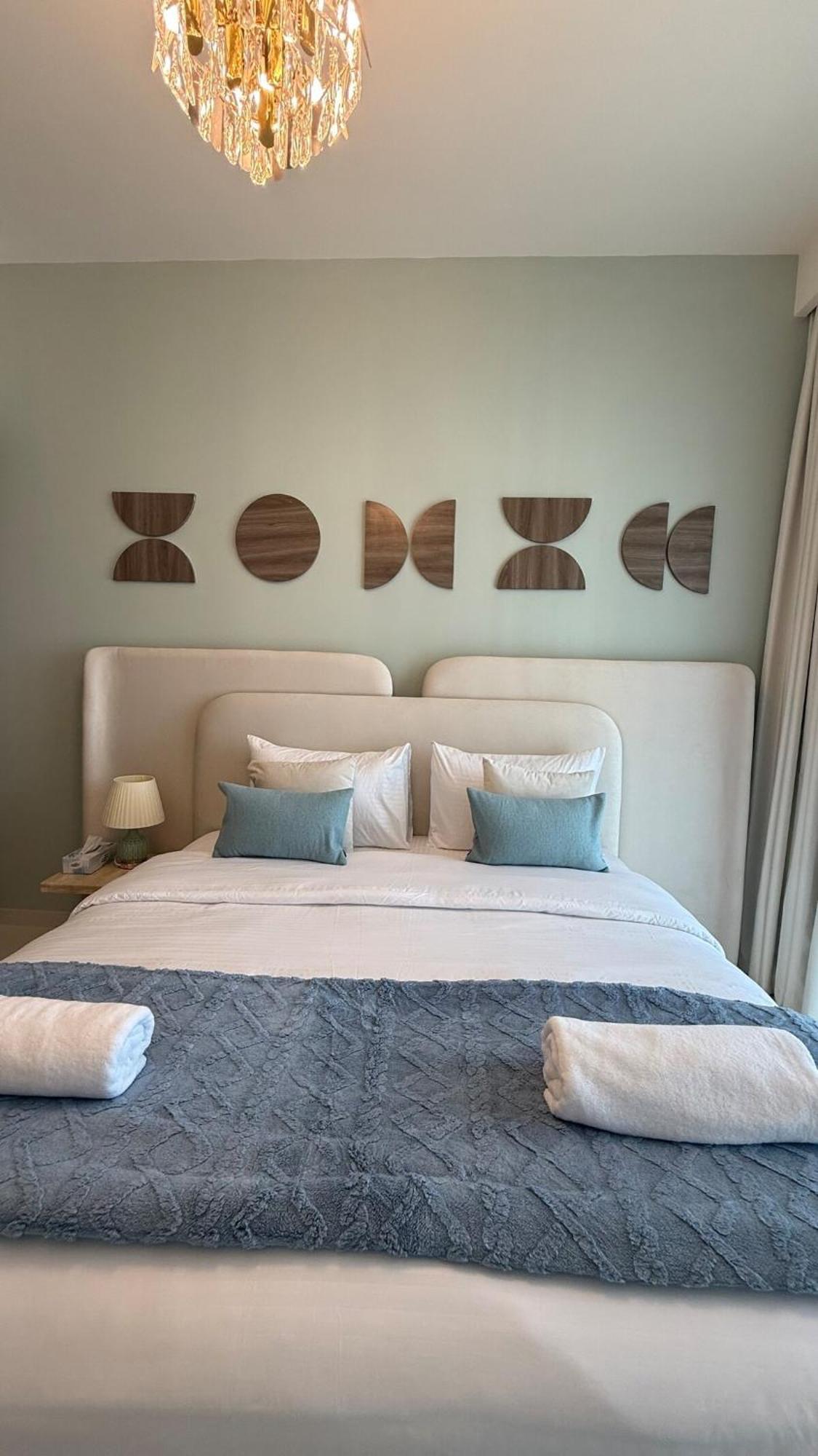 Seaside Elegance 1br At Emaar Beachfront Apartment Dubai