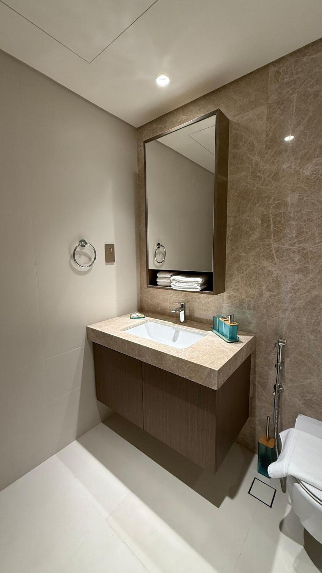 Seaside Elegance 1br At Emaar Beachfront