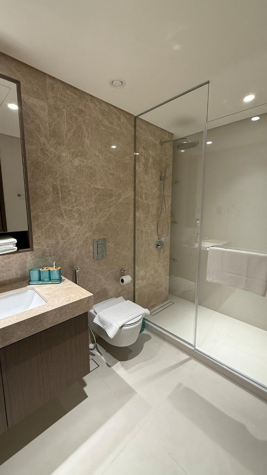 Apartment Seaside Elegance 1br At Emaar Beachfront