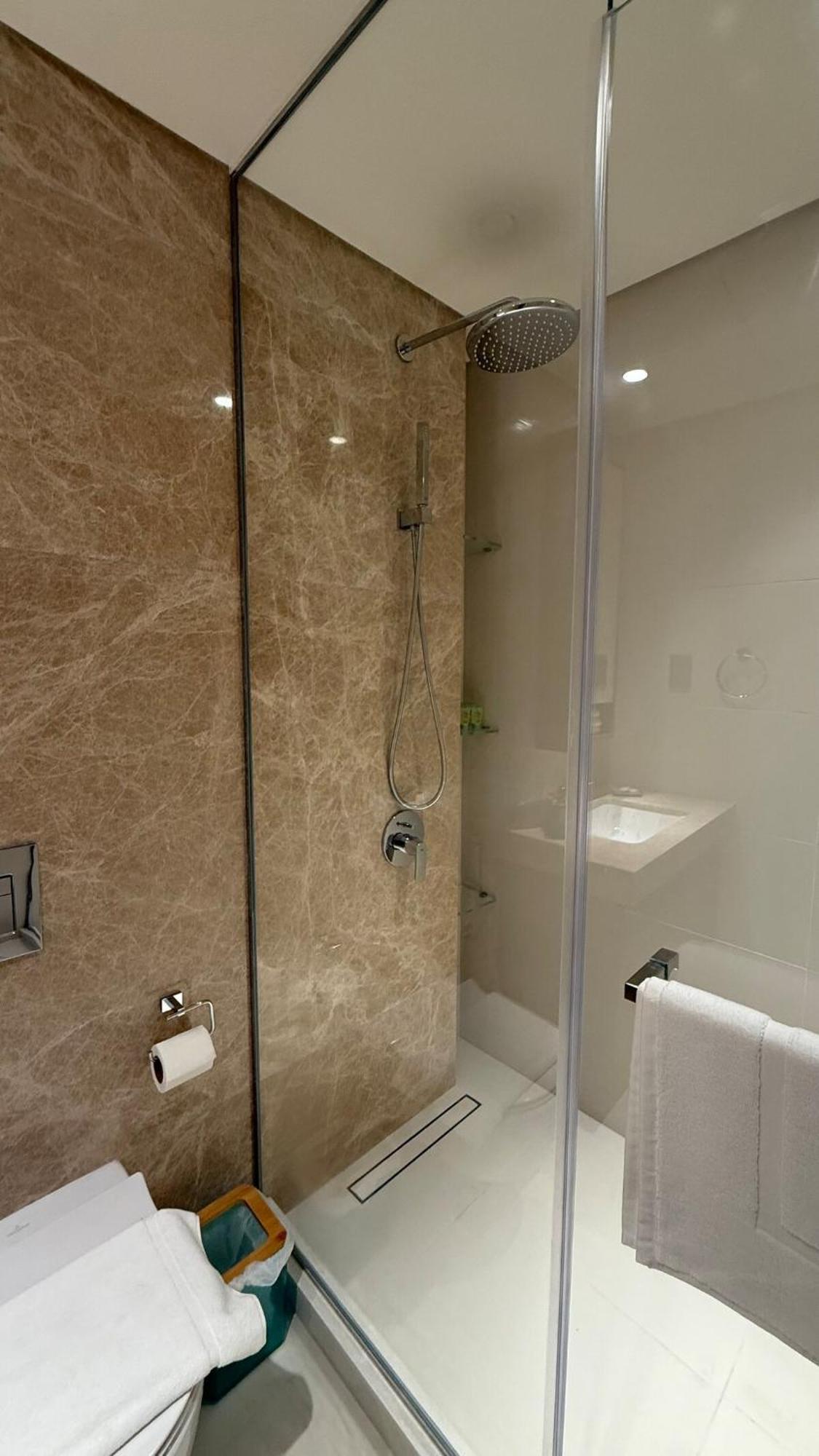 Apartment Seaside Elegance 1br At Emaar Beachfront