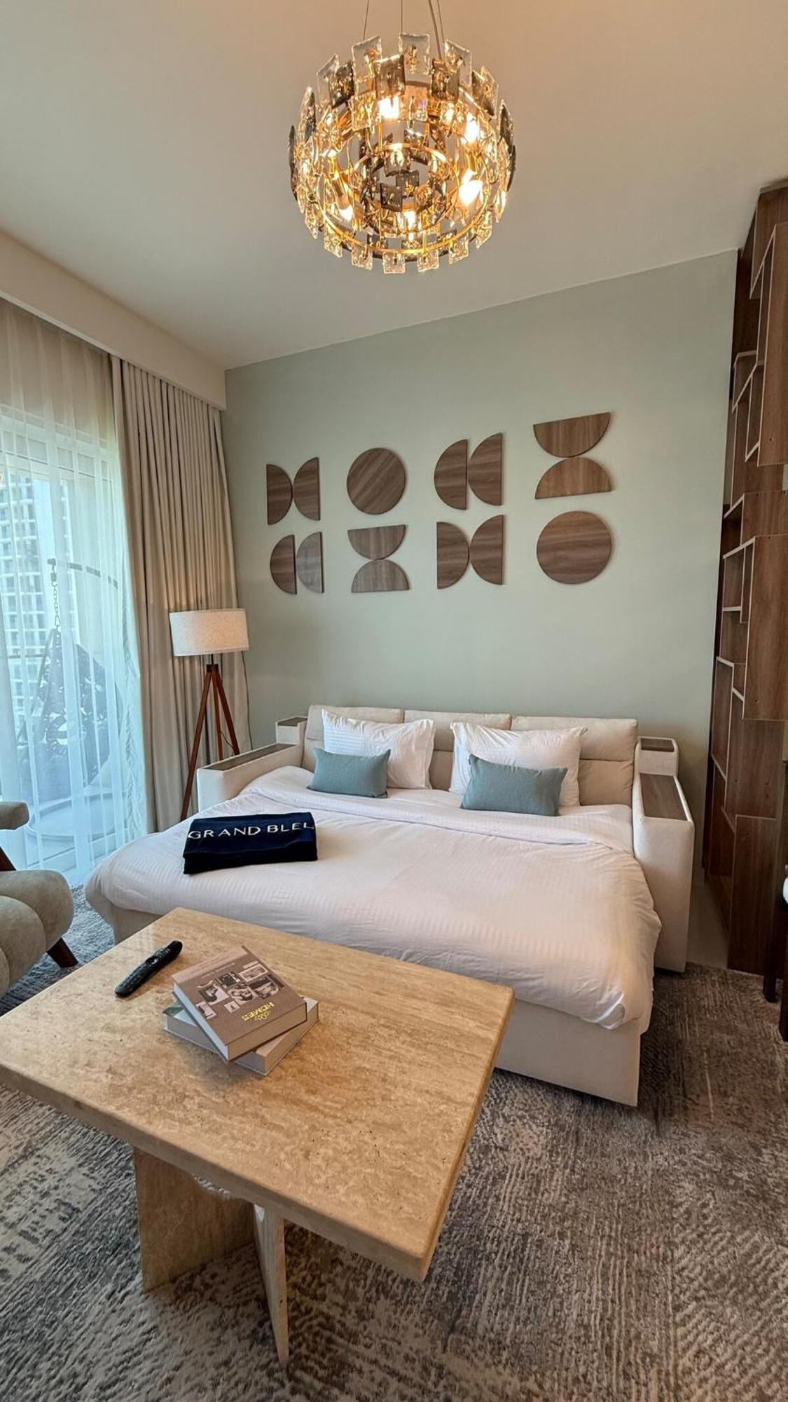 Seaside Elegance 1br At Emaar Beachfront *