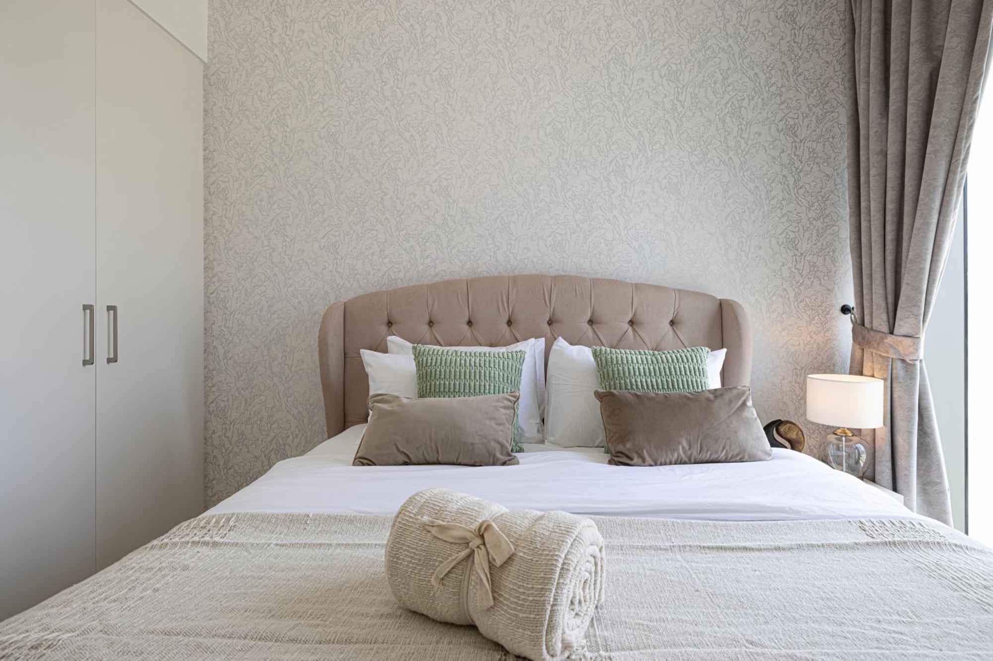 Beautiful 2br - Burj Views And Mall Connection Dubai