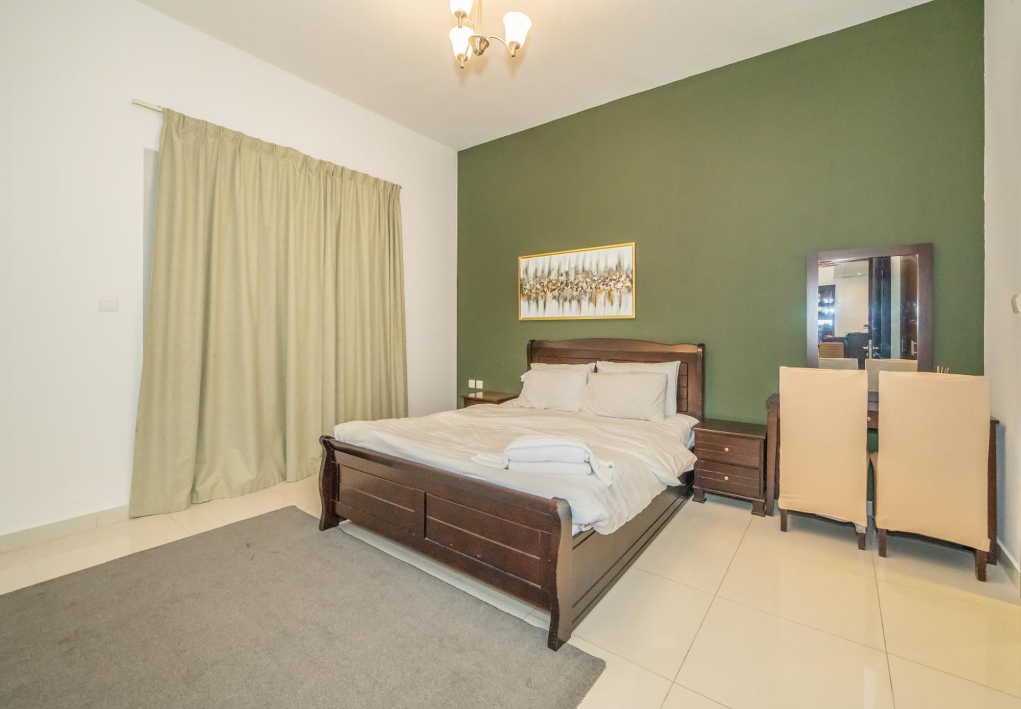 Live Spacious 3br En & Balcony Apartment