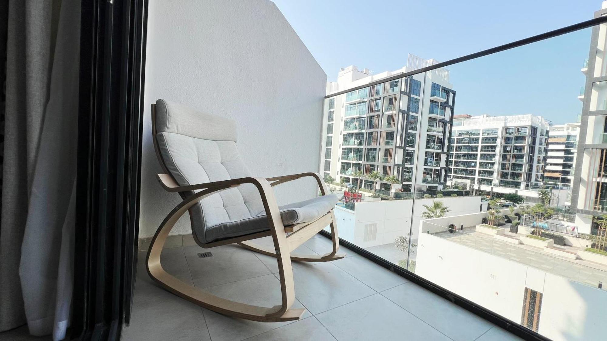 In Azizi Riviera 10 Mins To Downtown Apartment *
