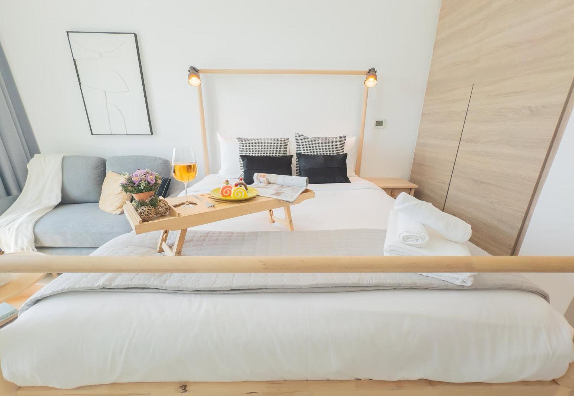 Airstay - Contemporary - Marina - Monthly Offer Available *