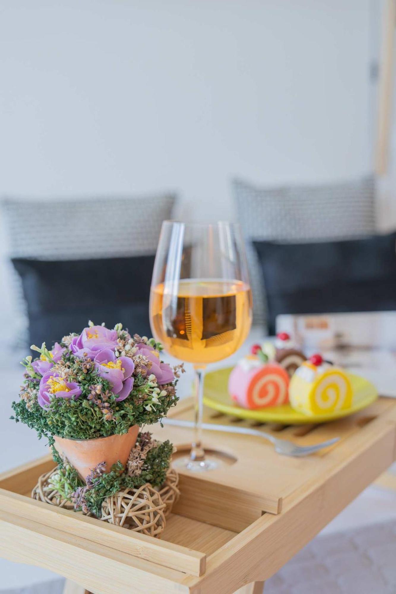 Apartment Airstay - Contemporary - Marina - Monthly Offer Available *