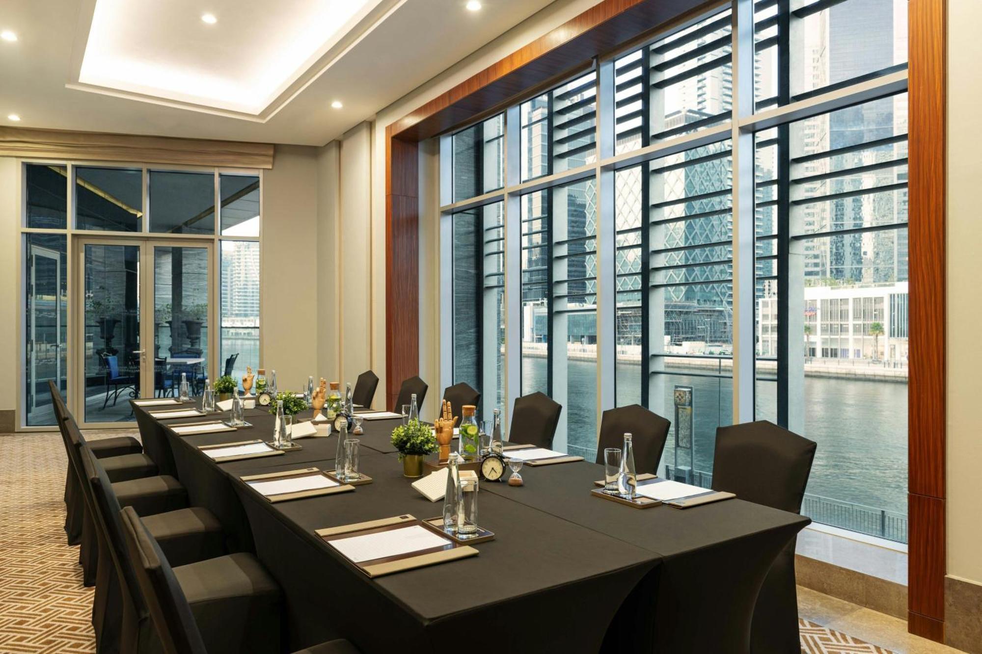Renaissance Business Bay Hotel, 5*
