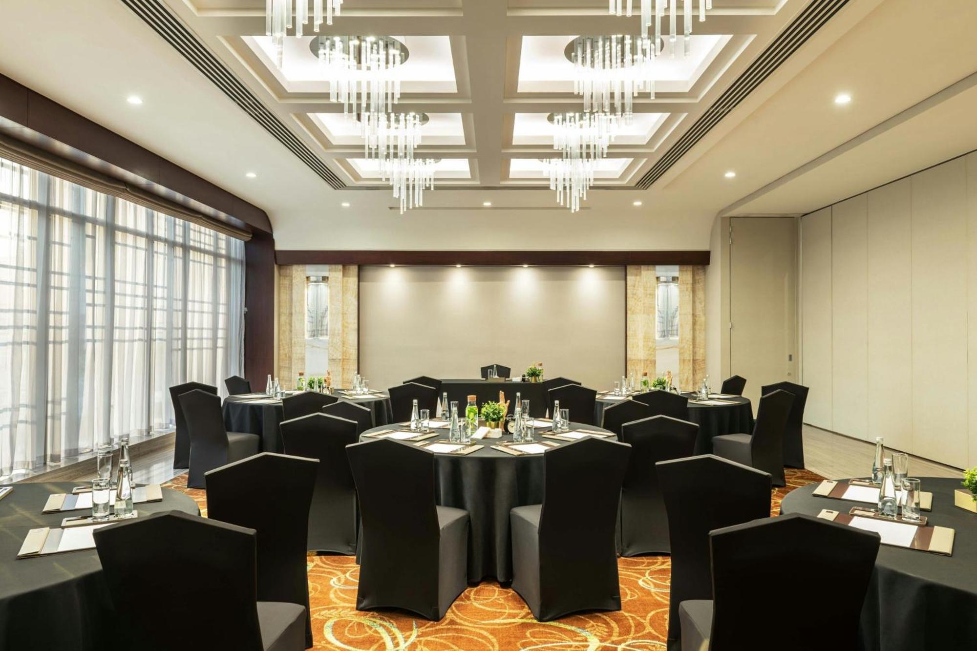 Hotel Renaissance Business Bay Hotel,
