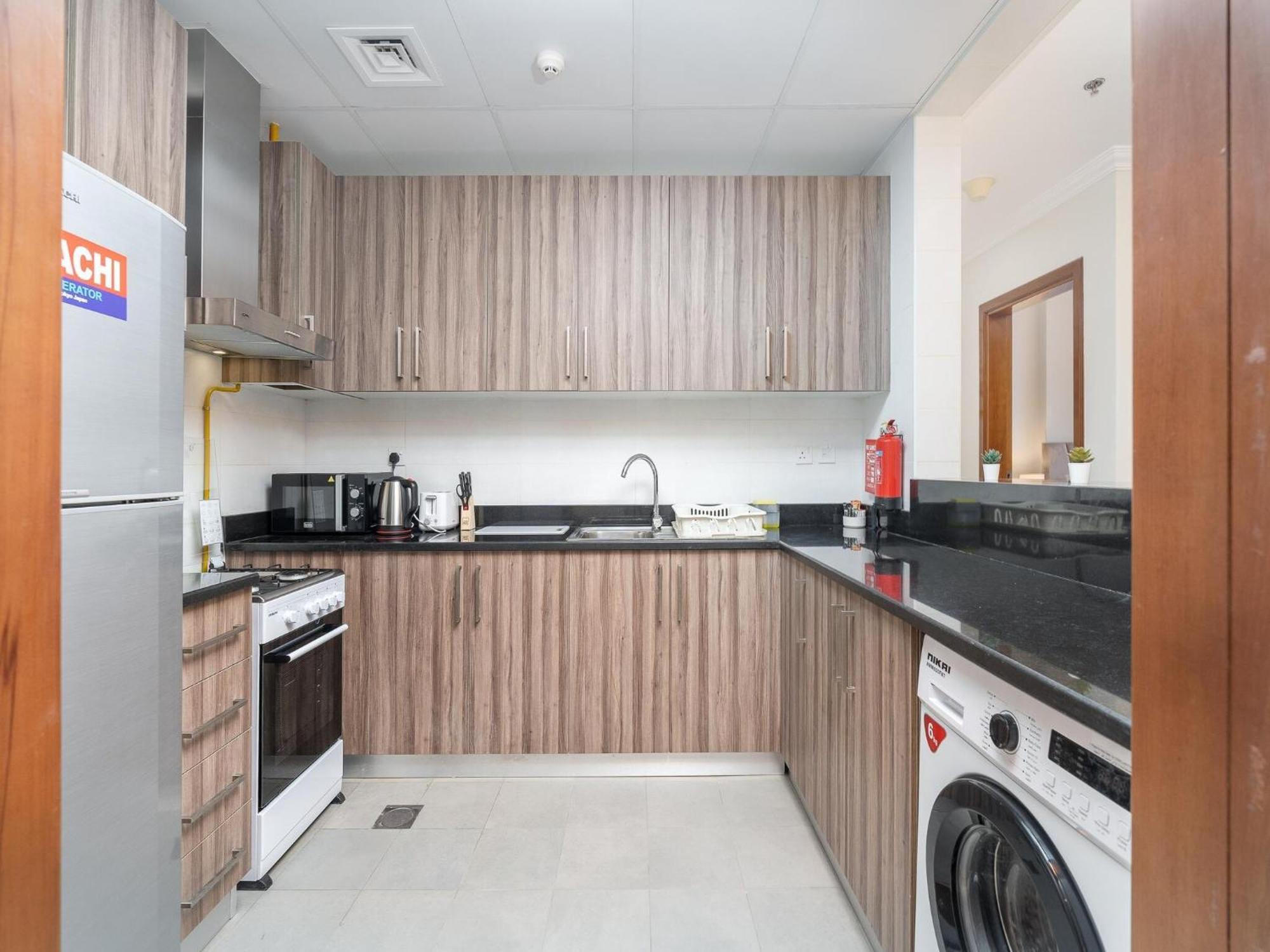 Apartment Luxe Near Mall Burj Khalifa Pool Gym Parking Dubai