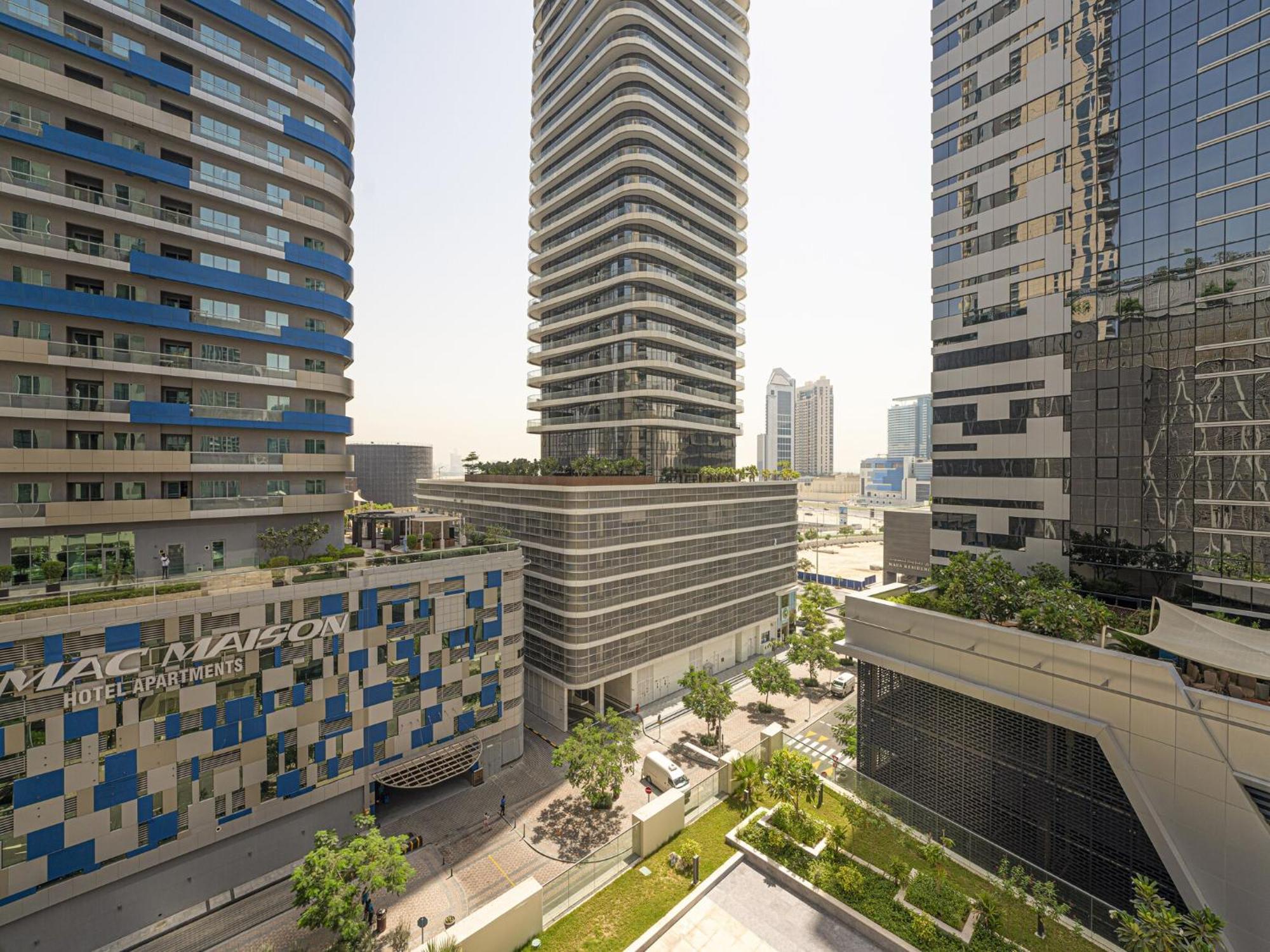 Apartment Luxe Near Mall Burj Khalifa Pool Gym Parking