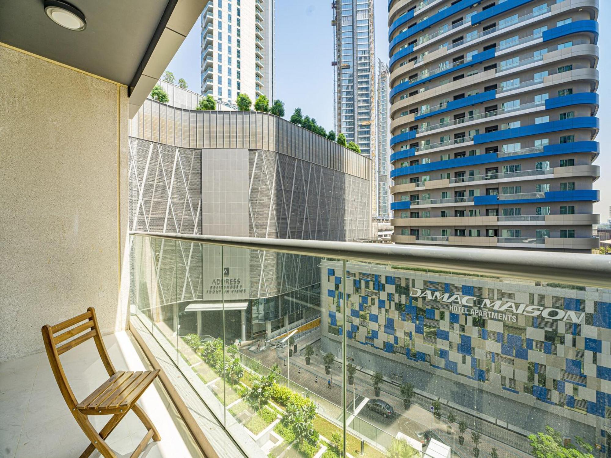Luxe Near Mall Burj Khalifa Pool Gym Parking Apartment Dubai