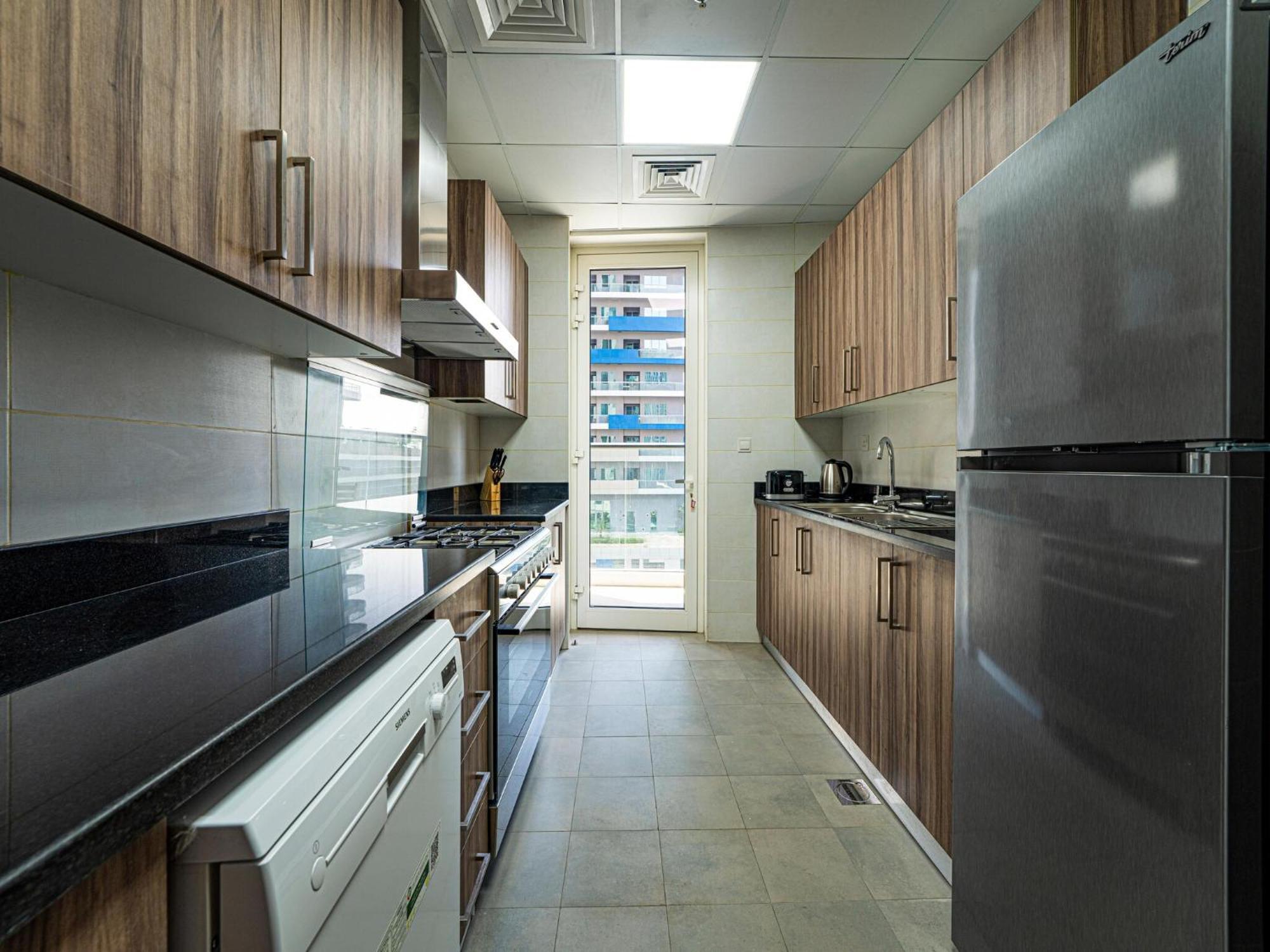 Apartment Luxe Near Mall Burj Khalifa Pool Gym Parking Dubai