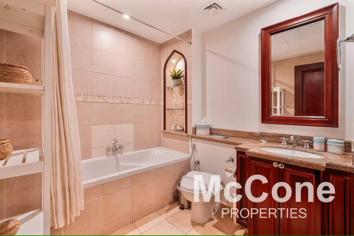 Downtown 2br With Iconic Burj Khalifa Views Dubai