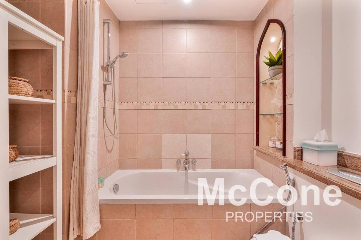 Downtown 2br With Iconic Burj Khalifa Views Apartment