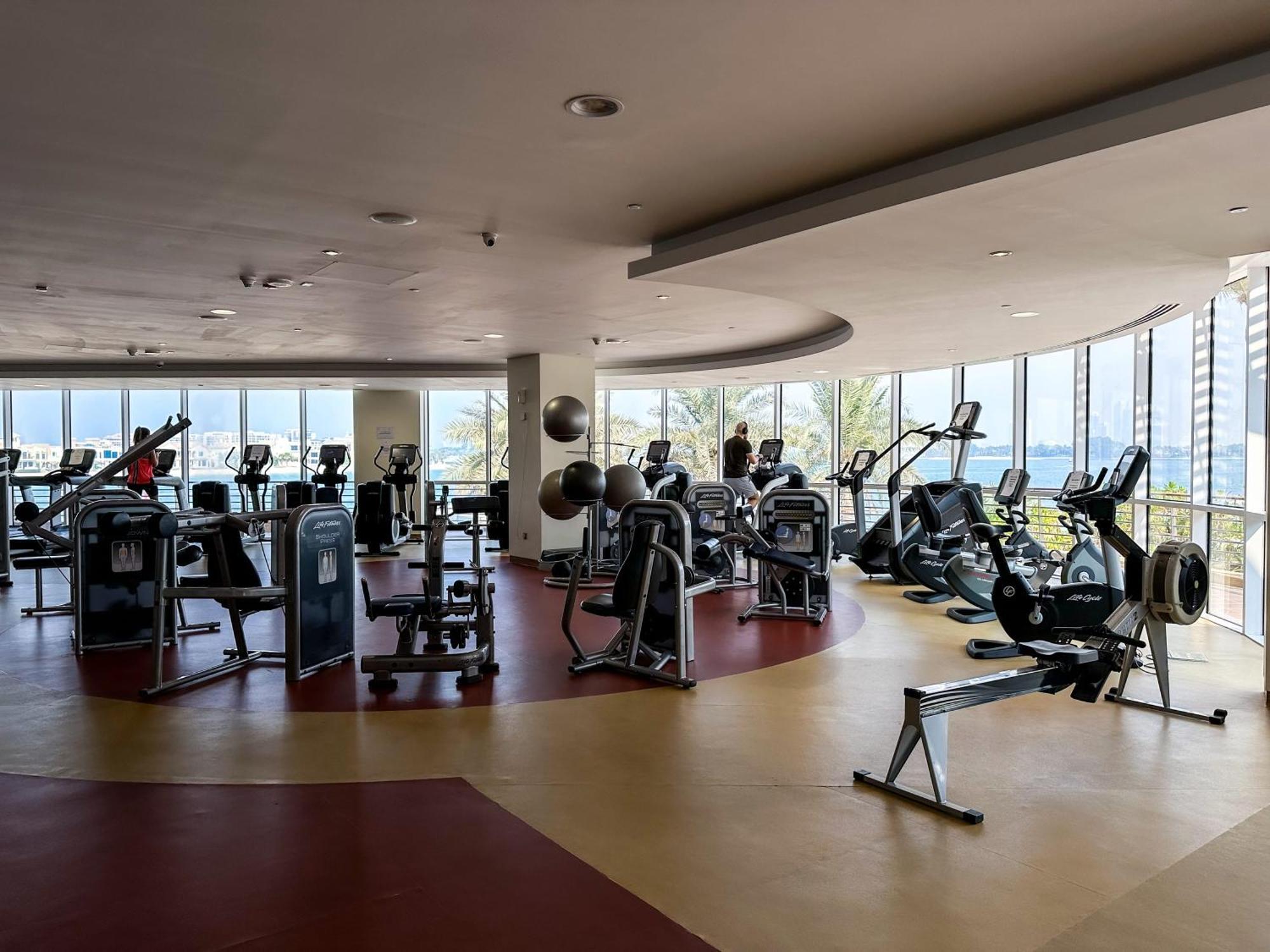Modern Beachfront 1br - Tiara Apartment Dubai