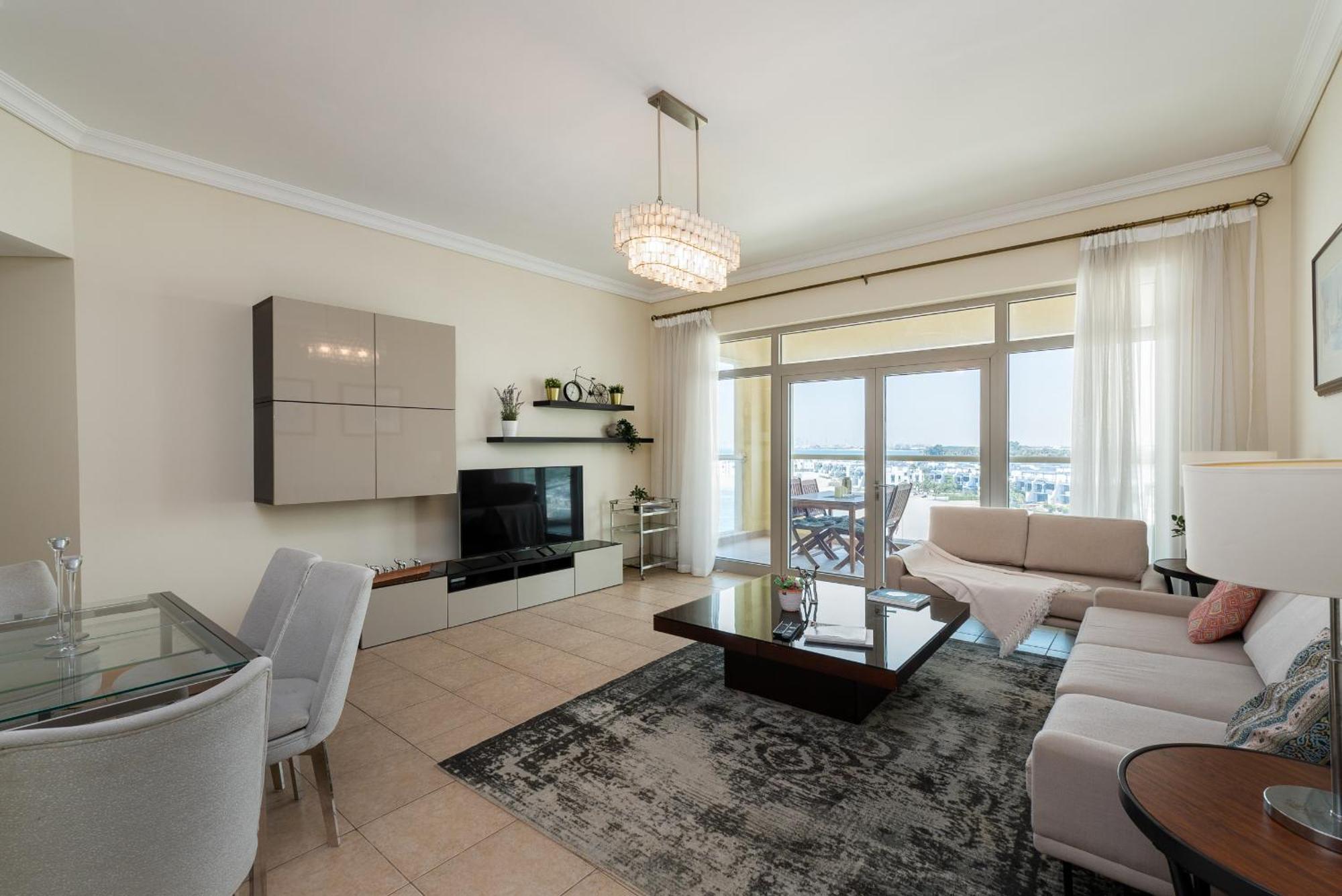 Shoreline 7, Palm Jumeirah - Mint Apartment Dubai