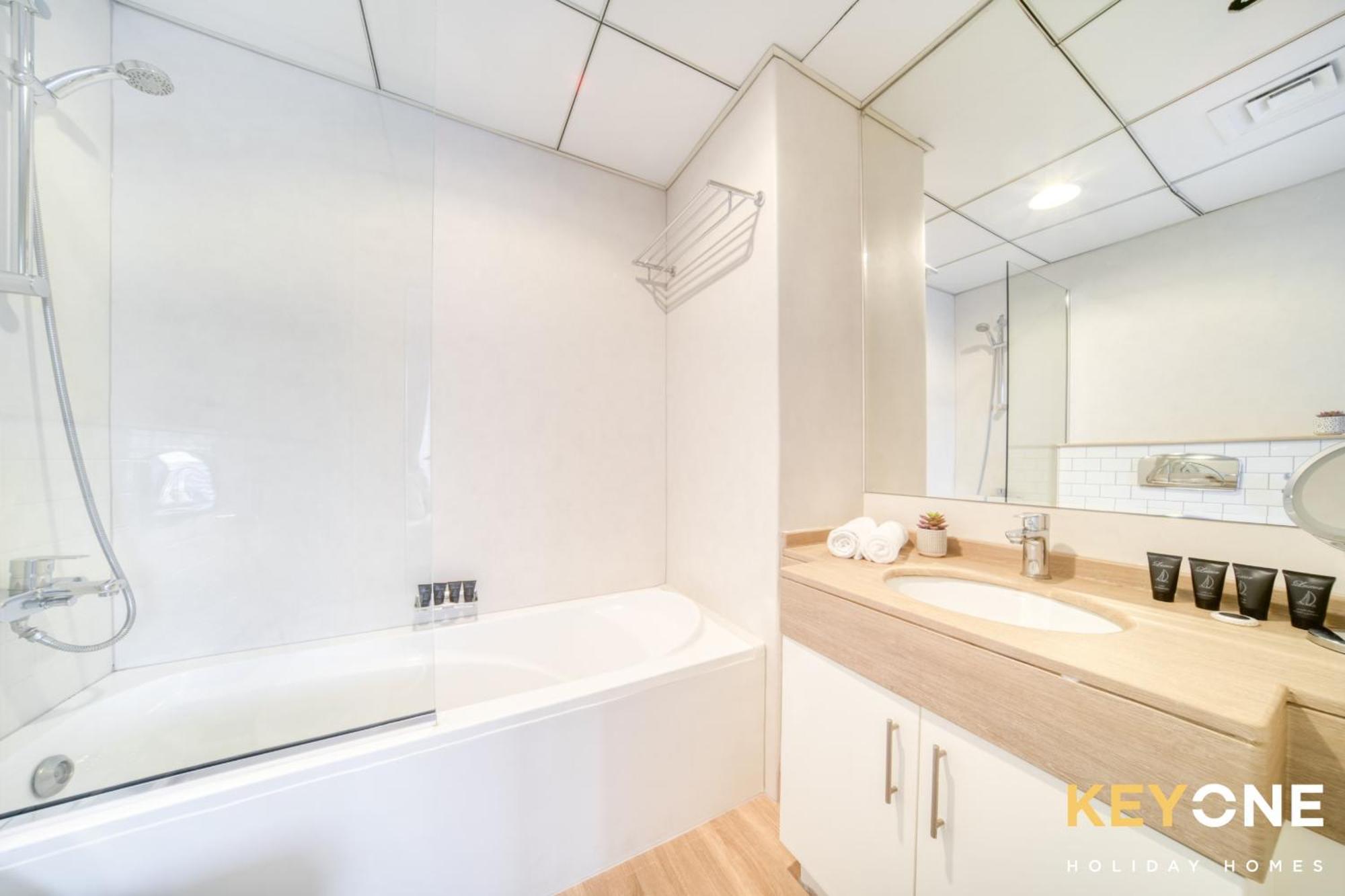 Modern One Bedroom With Stylish Touches Apartment *