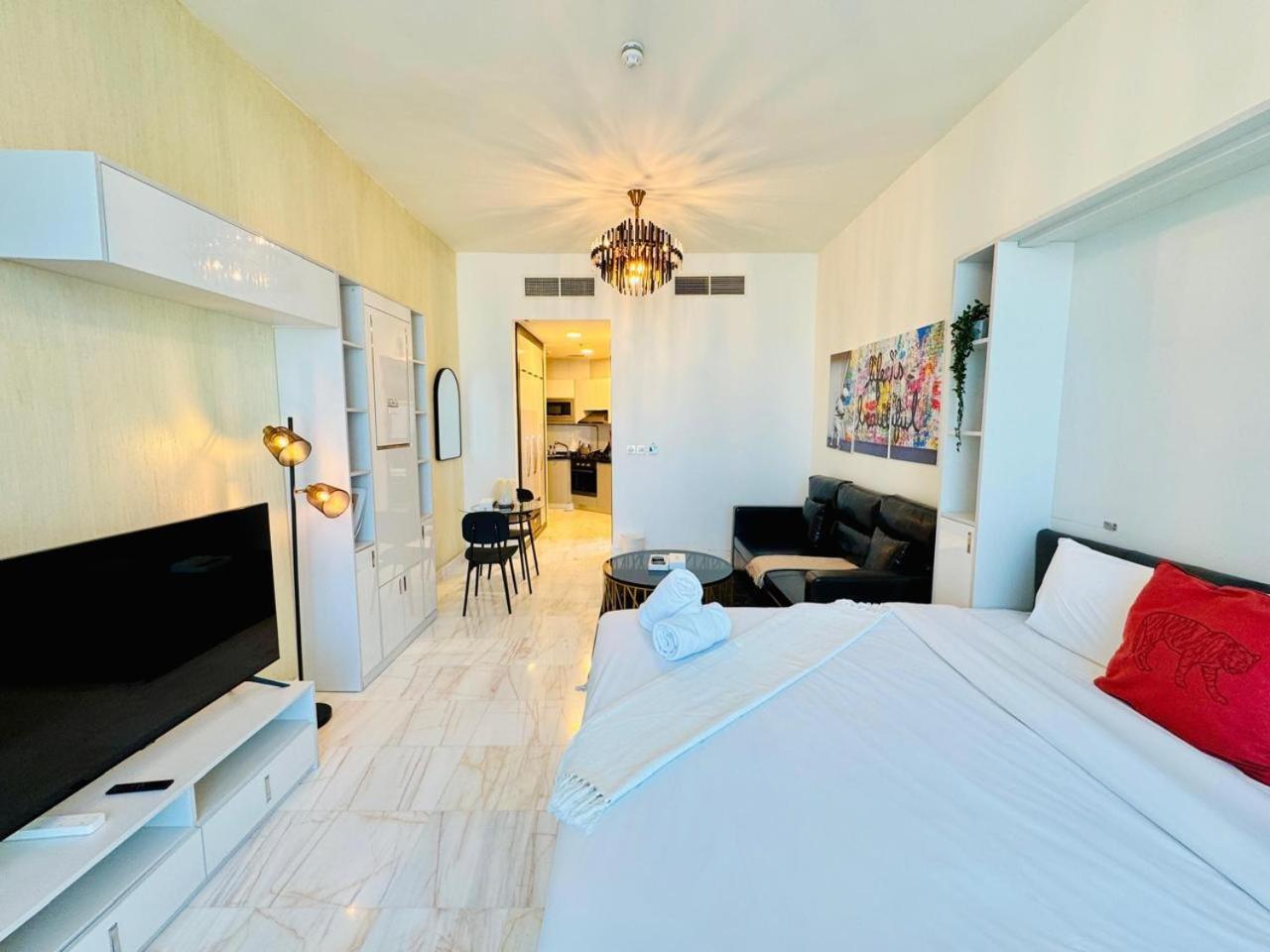 Bd-2711 Brand New High Quality Furnished View Dubai