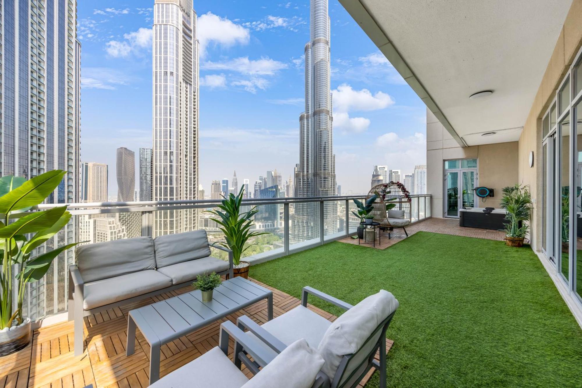 Durrani Homes - Alluring 5br Penthouse With Burj Khalifa And Fountain View Dubai