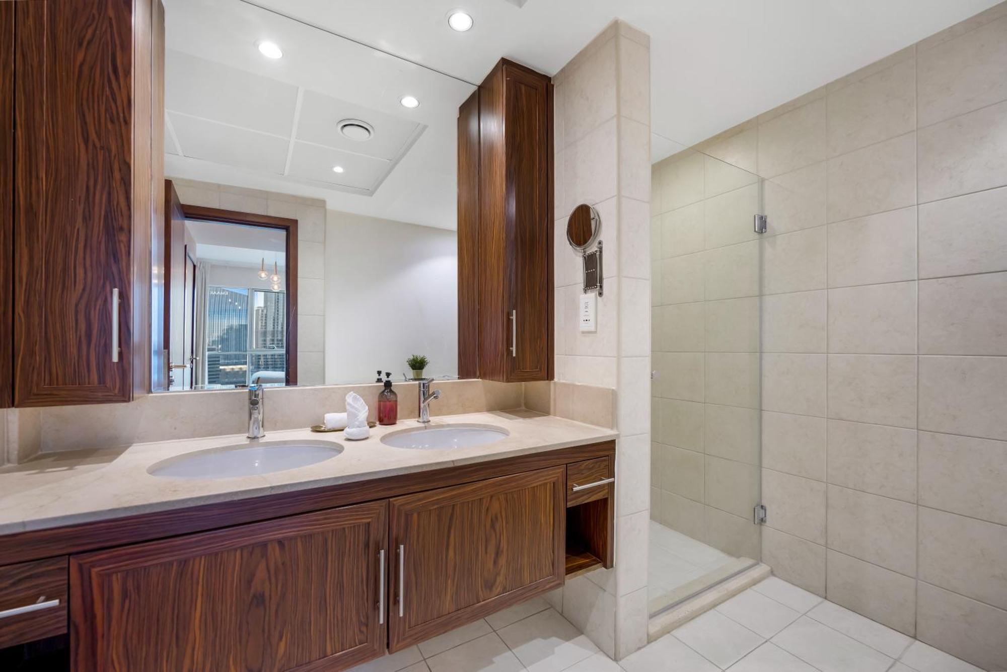 Apartamento Durrani Homes - Grandiose 5br Besides Mall With Burjkhalifa And Fountain View *