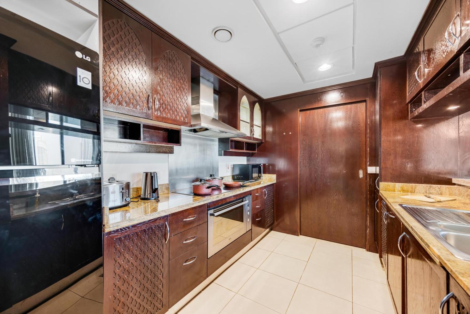 Durrani Homes - Grandiose 5br Besides Mall With Burjkhalifa And Fountain View Dubai