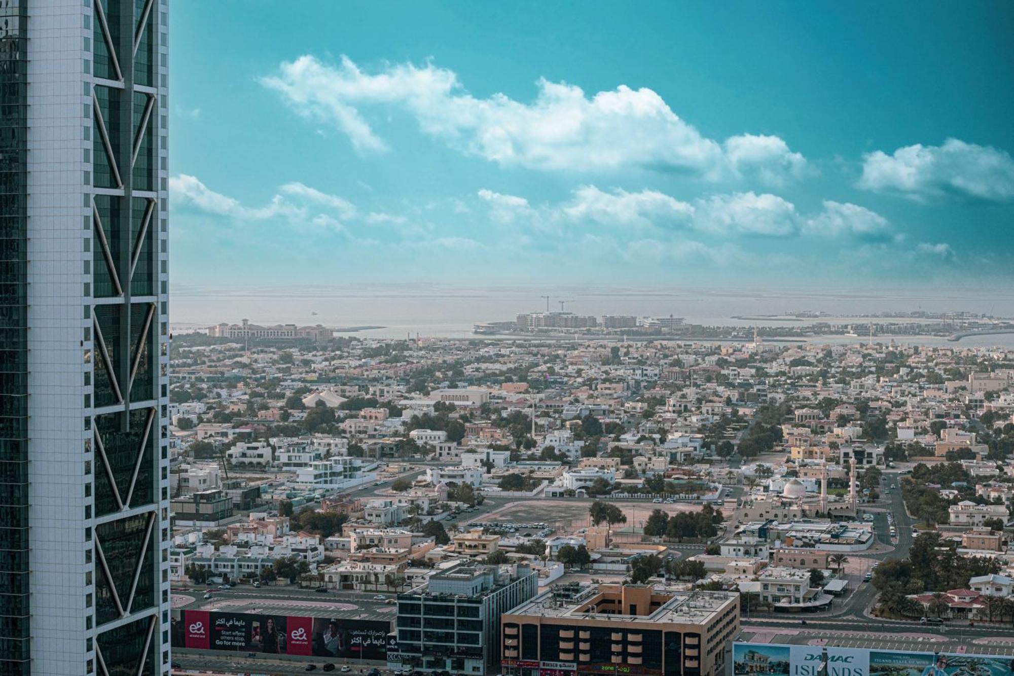 Apartment High Floor With View! 2 Bedroom Exceptional Near Mall! Amazing Rooftop! Dubai