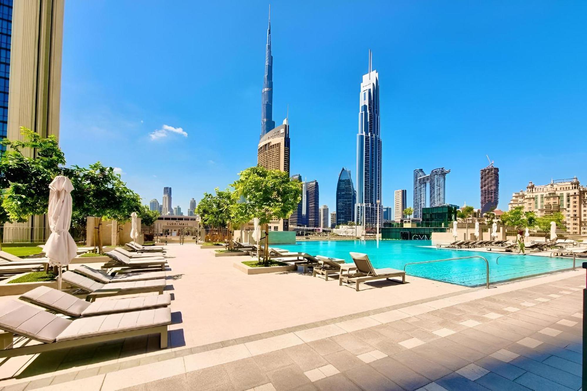 Fresh New 2 Bedroom! Amazing Burj Khalifa View! 5-star Pool & Gym Access! Apartment *