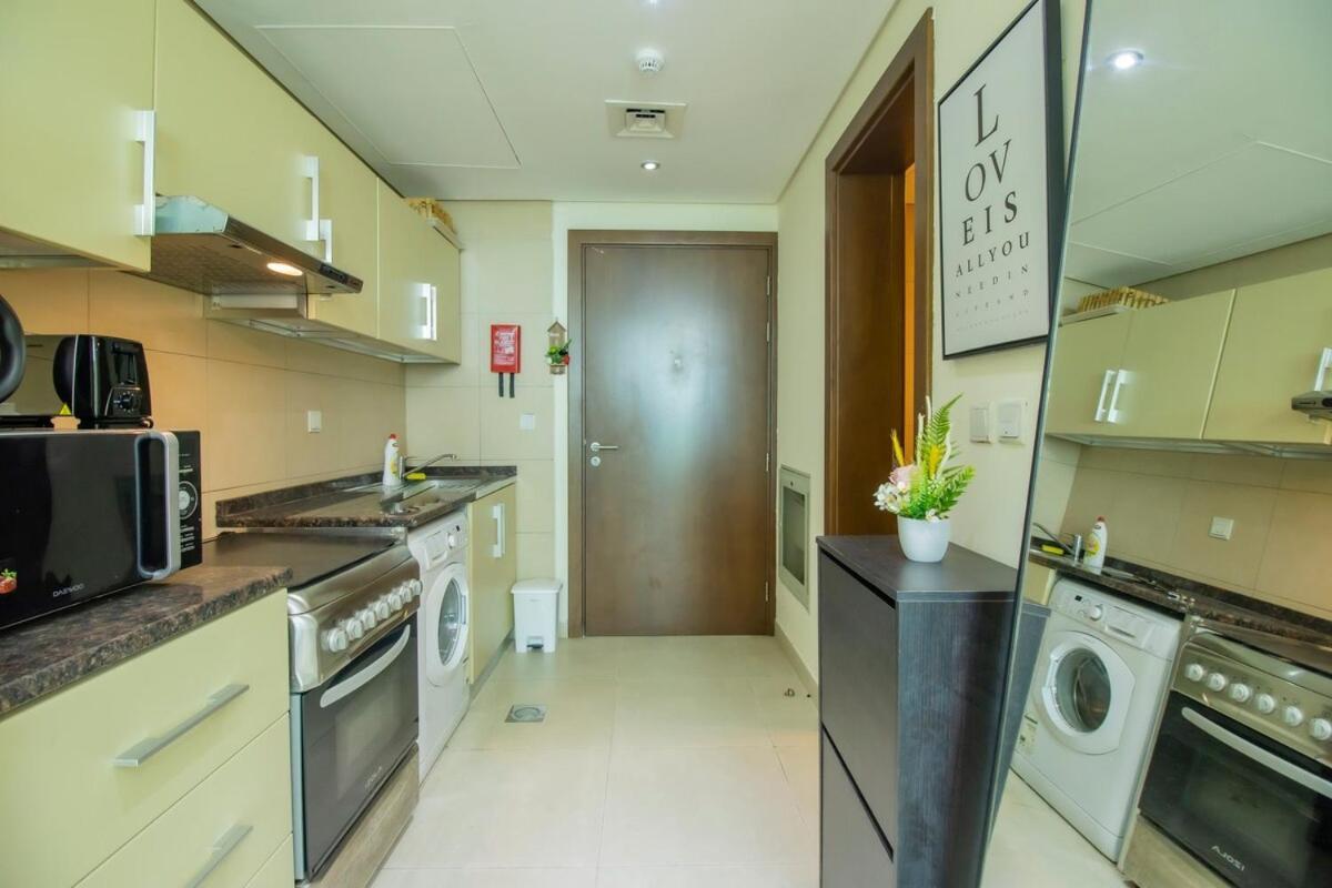 Hilliana Tower - Cozy With Sea View Apartamento Dubai