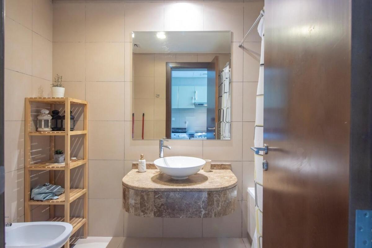 Hilliana Tower - Cozy With Sea View Apartamento Dubai