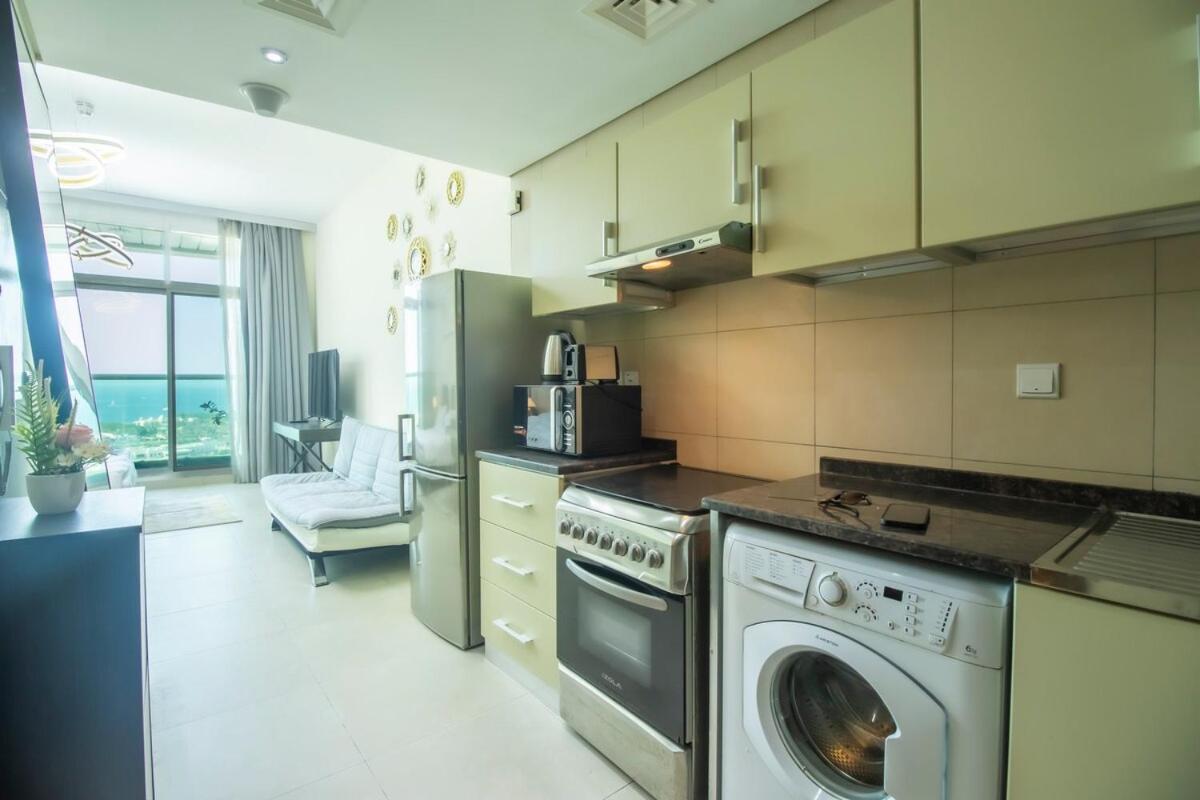 Apartamento Hilliana Tower - Cozy With Sea View Dubai