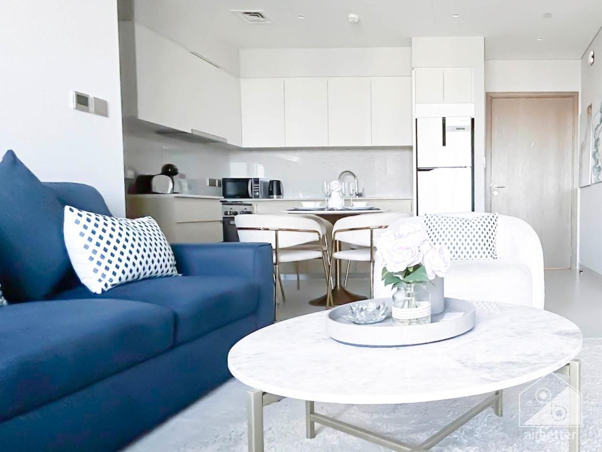 Luxurious Burj Royale 1b With Balcony & Views