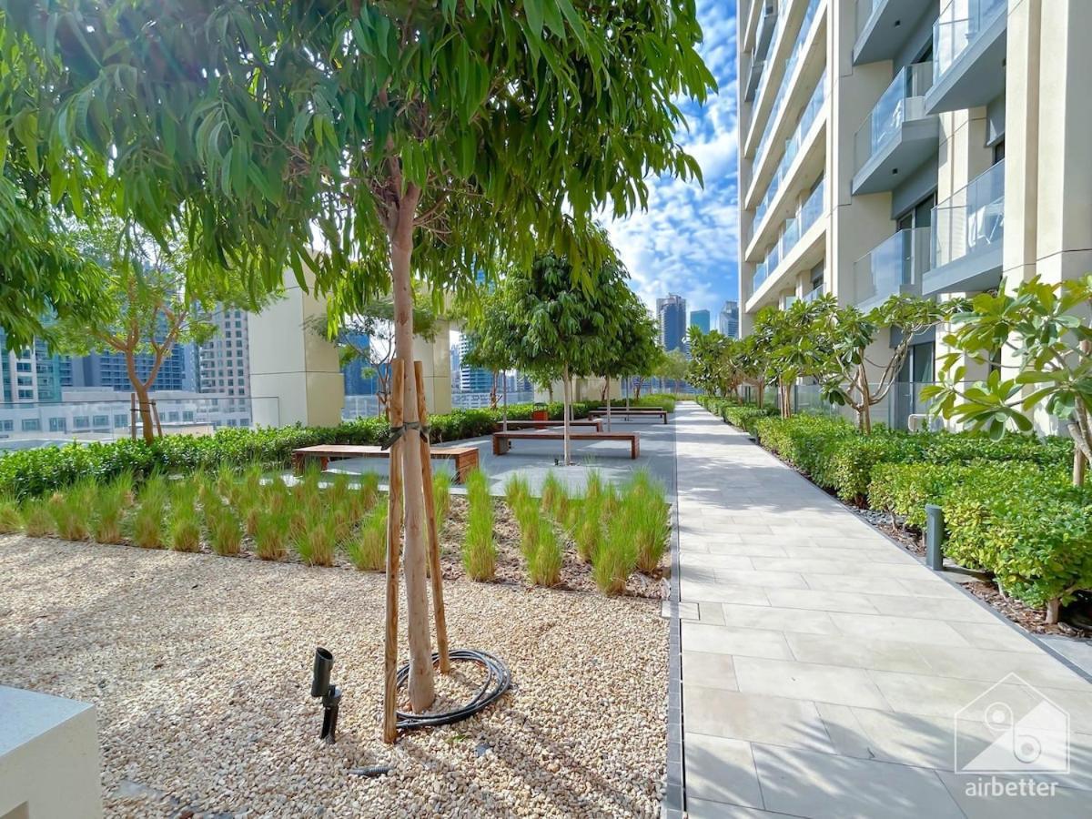 Luxurious Burj Royale 1b With Balcony & Views Apartment