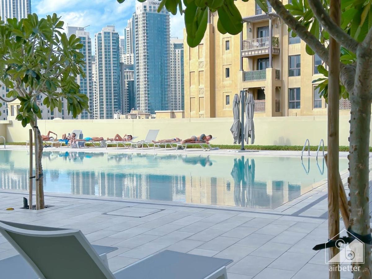 Luxurious Burj Royale 1b With Balcony & Views Apartment *