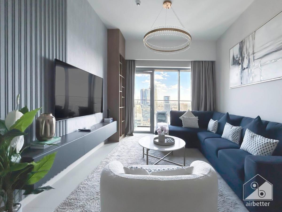 Luxurious Burj Royale 1b With Balcony & Views Apartment *