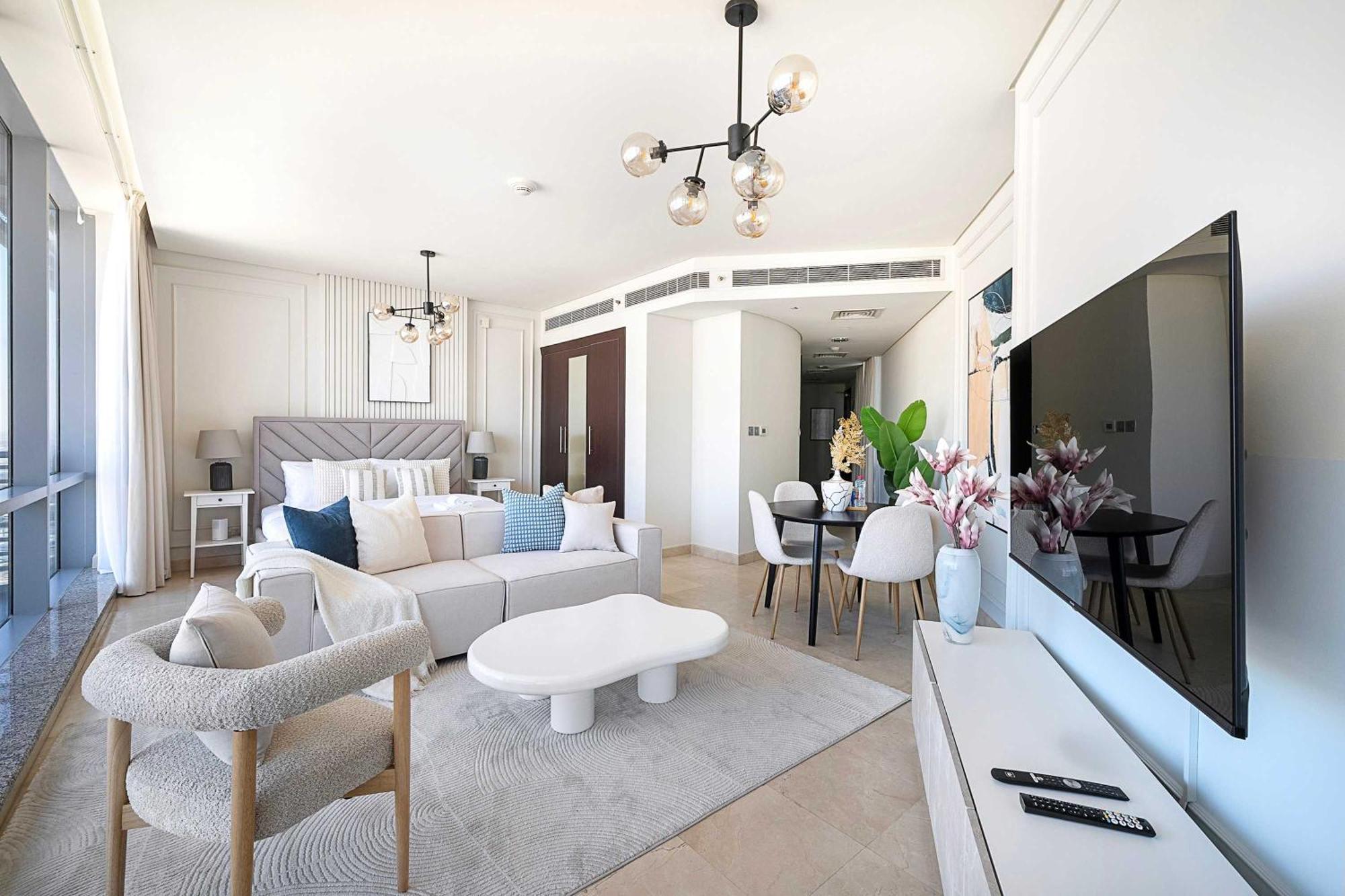 Silkhaus Gallery At Sky Gardens In Heart Of Difc Apartment