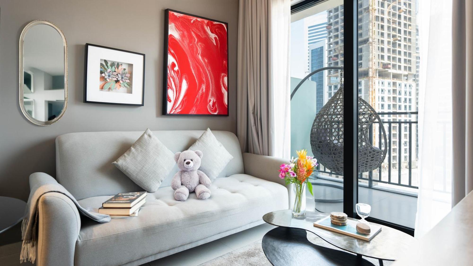 Keyrock Living - Lakeview Retreat In Business Bay Apartment *