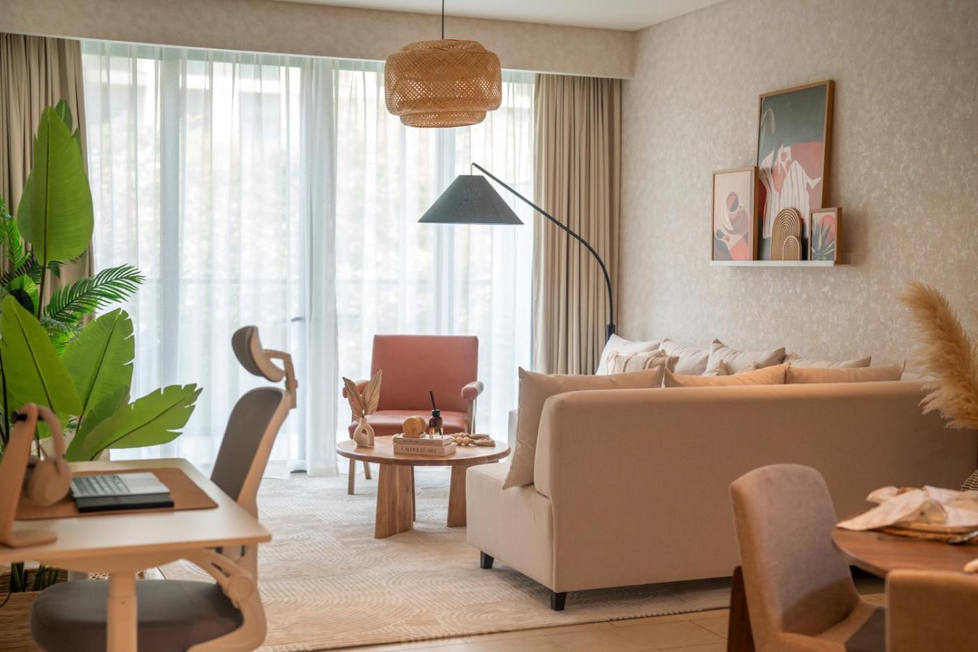New Spacious 1br With Pool And Gym * Dubai