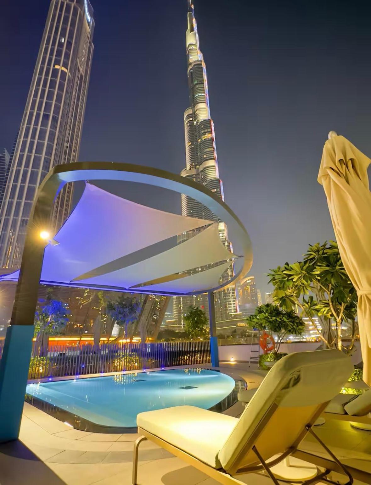 Luxury 2br With Burj Khalifa Views & Fountain Views * Dubai
