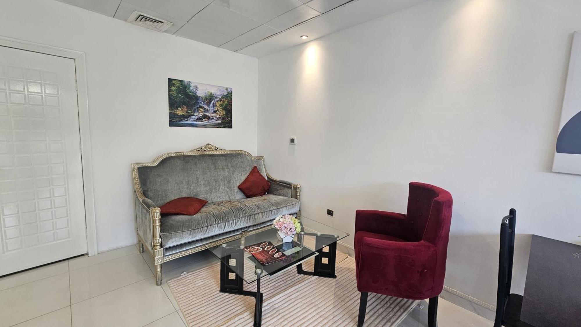 Spacious 3bhk Townhouse In Pousada