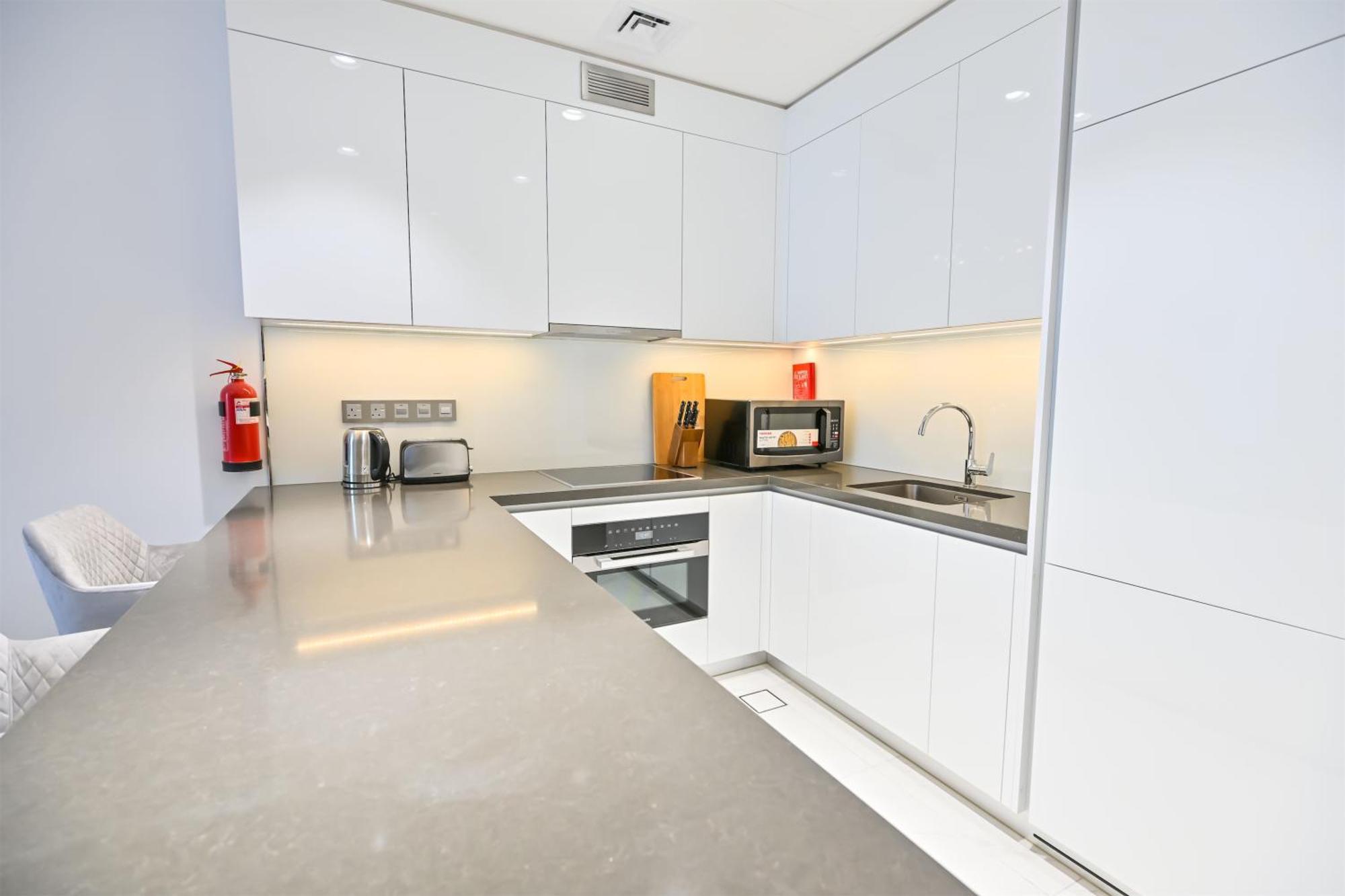 Stunning 1br Retreat With Crystal Lagoon Views! Apartment Dubai