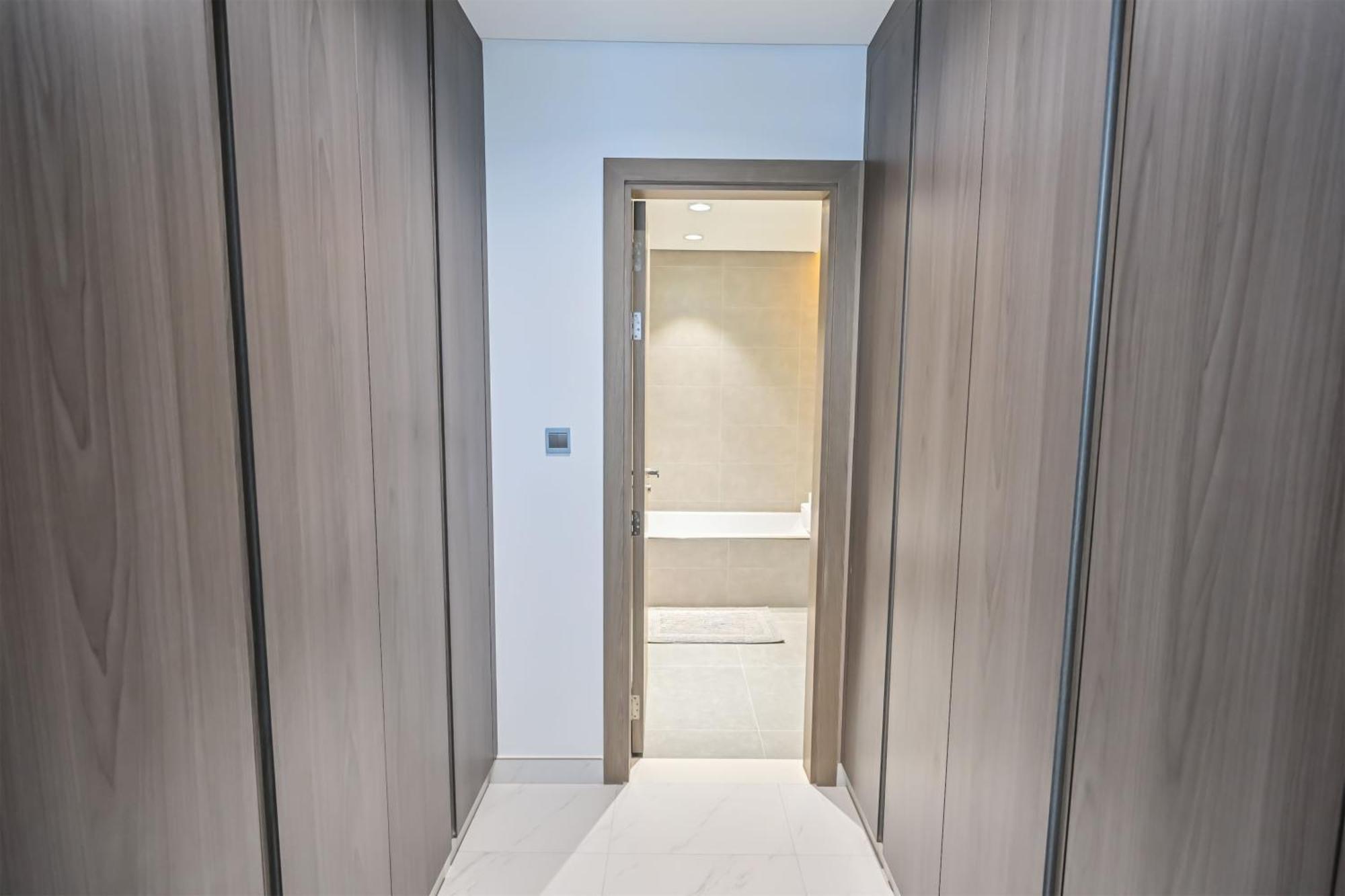 Stunning 1br Retreat With Crystal Lagoon Views! * Dubai