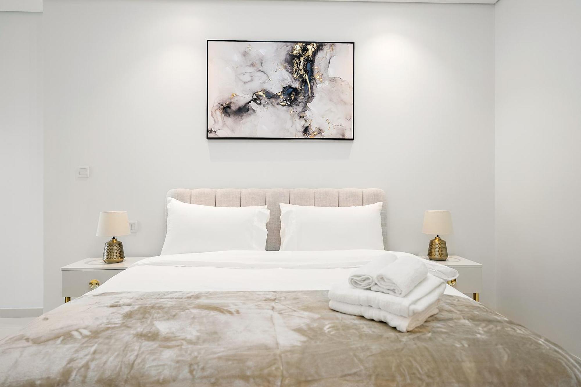 Stylish 2br In 5 Star With Burj Khalifa Views *