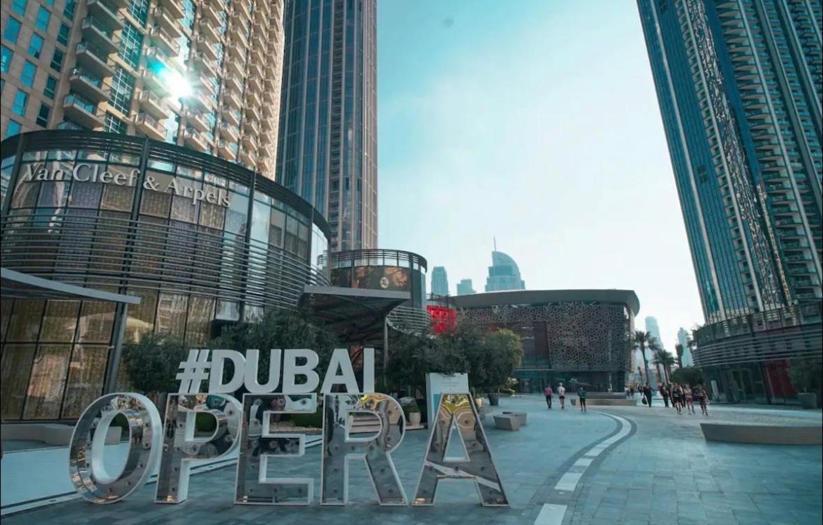 2Br Downtown Views Near Burj Khalifa & Dubai Mall *