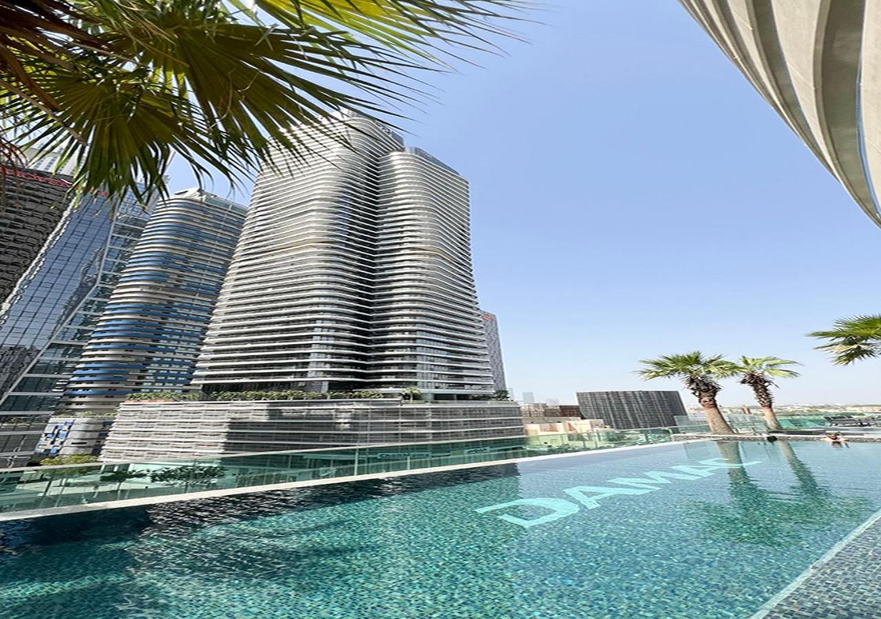 Apartamento 2 Bedroom Apartment! 5 Minute Walk To Mall! Burj Khalifa View! Dubai