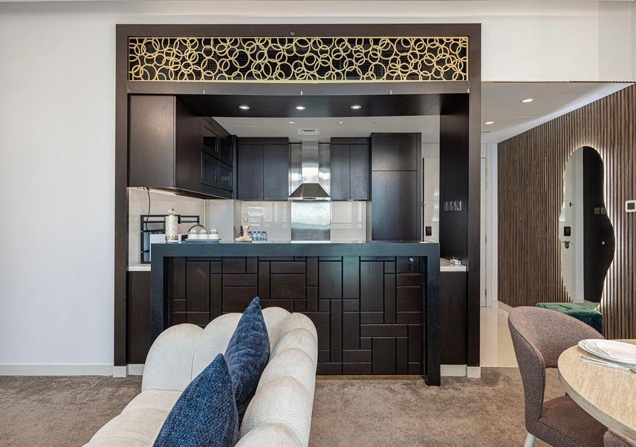 2 Bedroom Apartment! 5 Minute Walk To Mall! Burj Khalifa View! Apartamento