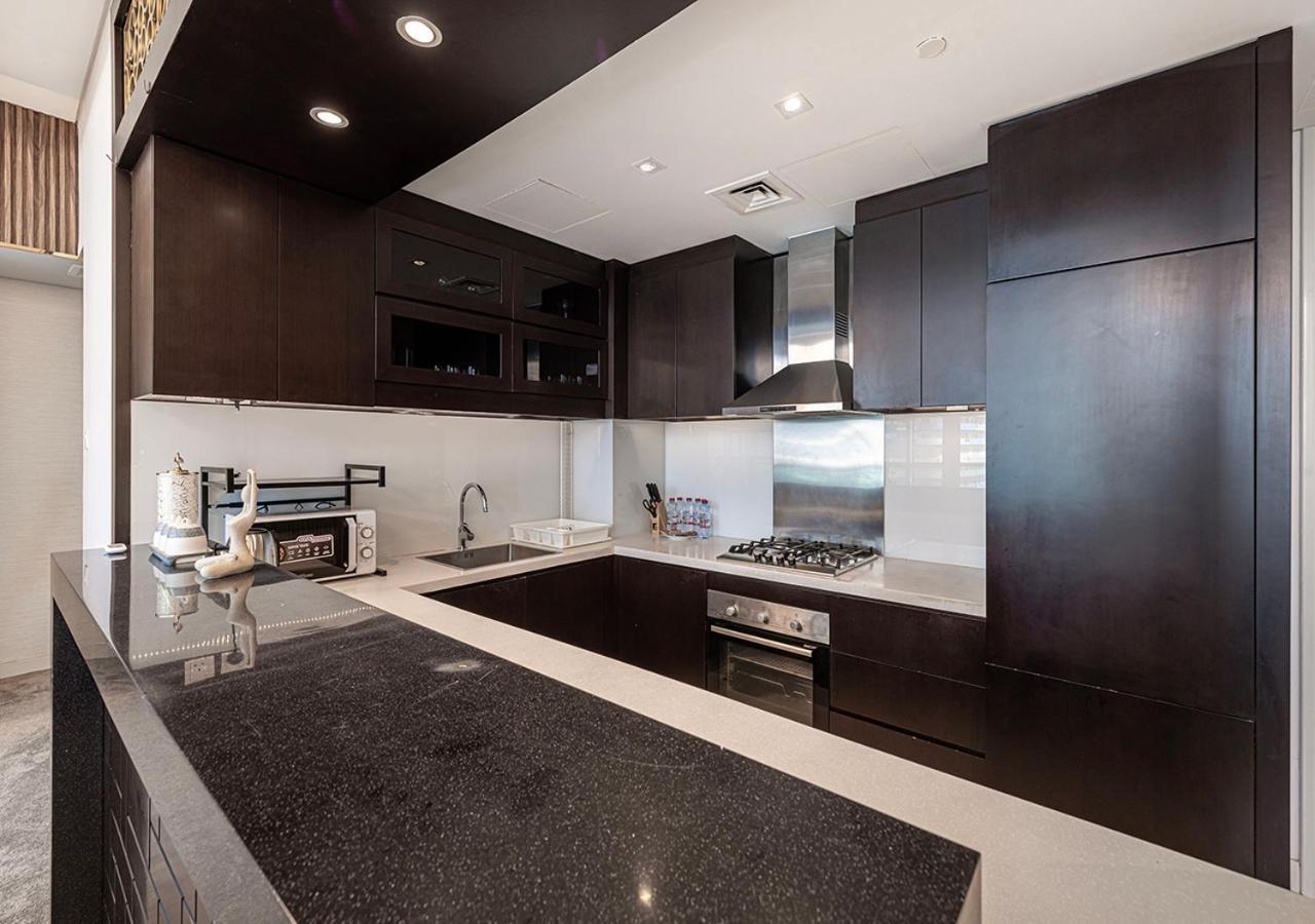 2 Bedroom Apartment! 5 Minute Walk To Mall! Burj Khalifa View! Apartamento