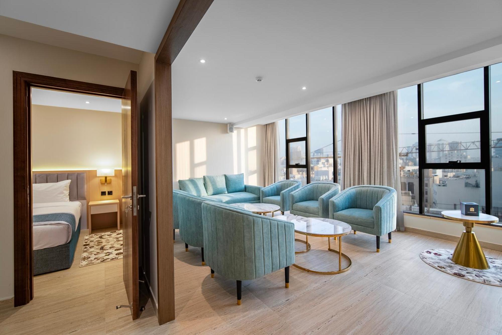 Grand Ambassador Hotel 3*