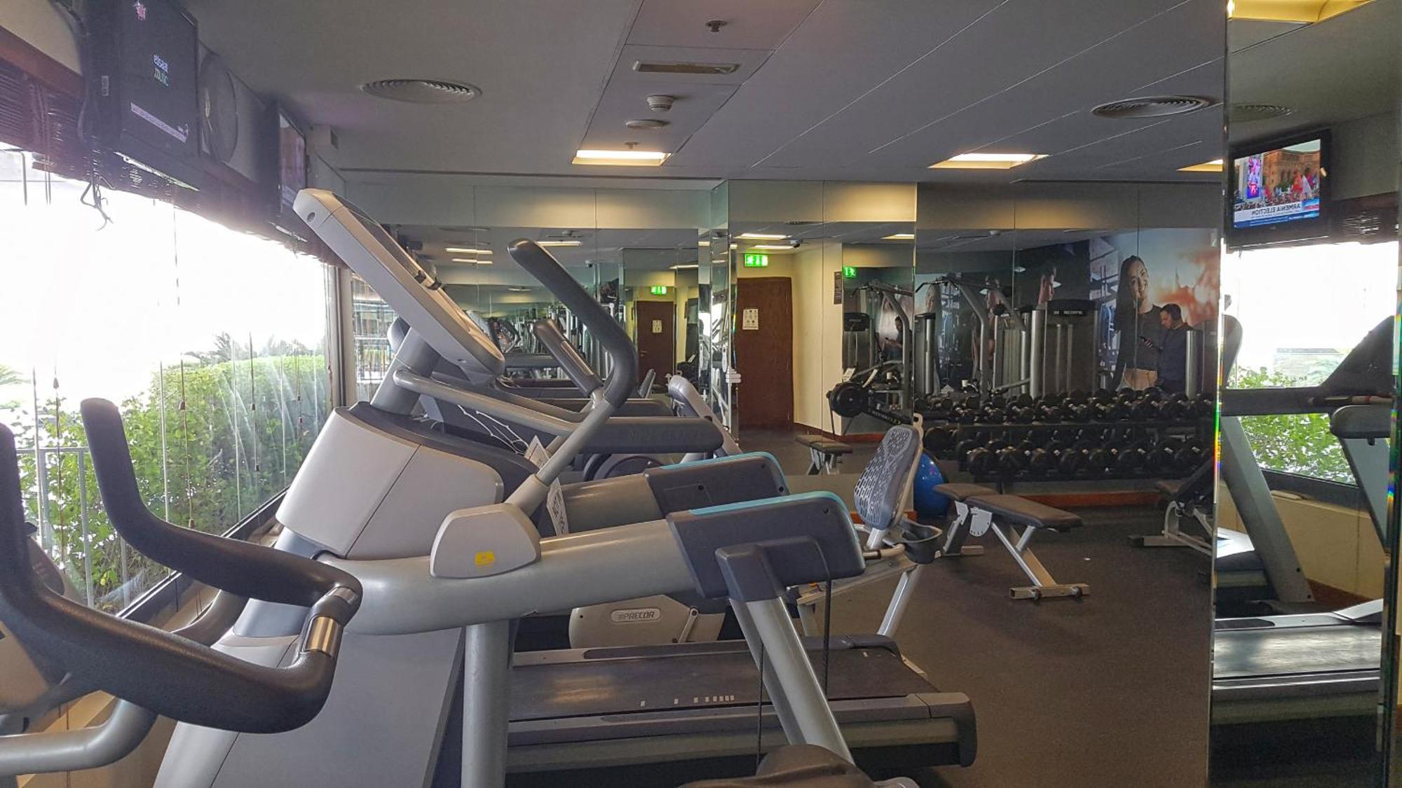 Lovely 1 Bedroom Apartment, Near Mall & Burj Khalifa, Downtown * Dubai