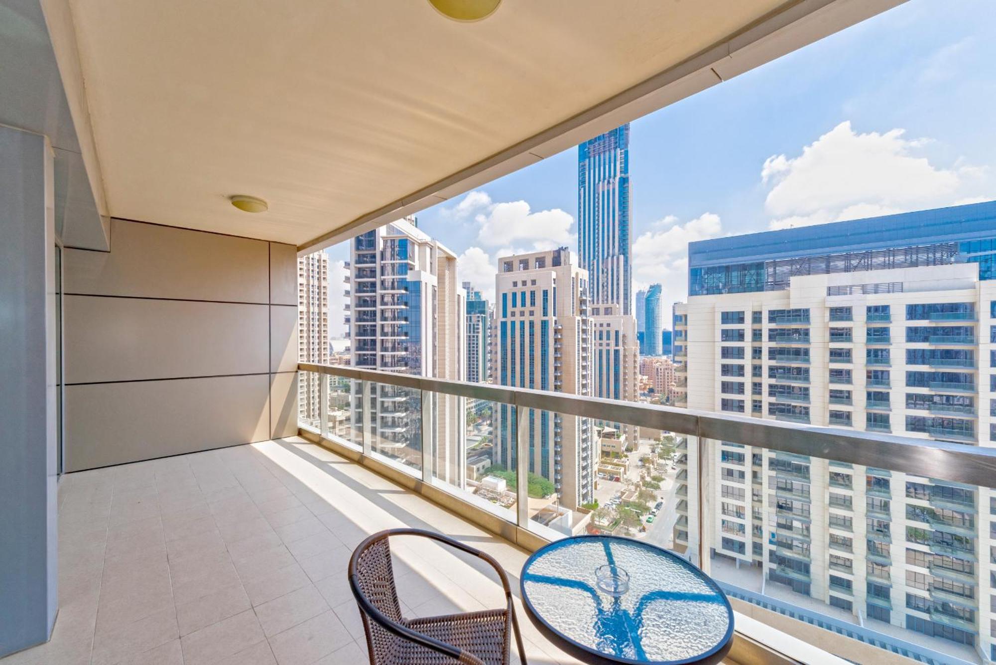 Lovely 1 Bedroom Apartment, Near Mall & Burj Khalifa, Downtown Apartment Dubai