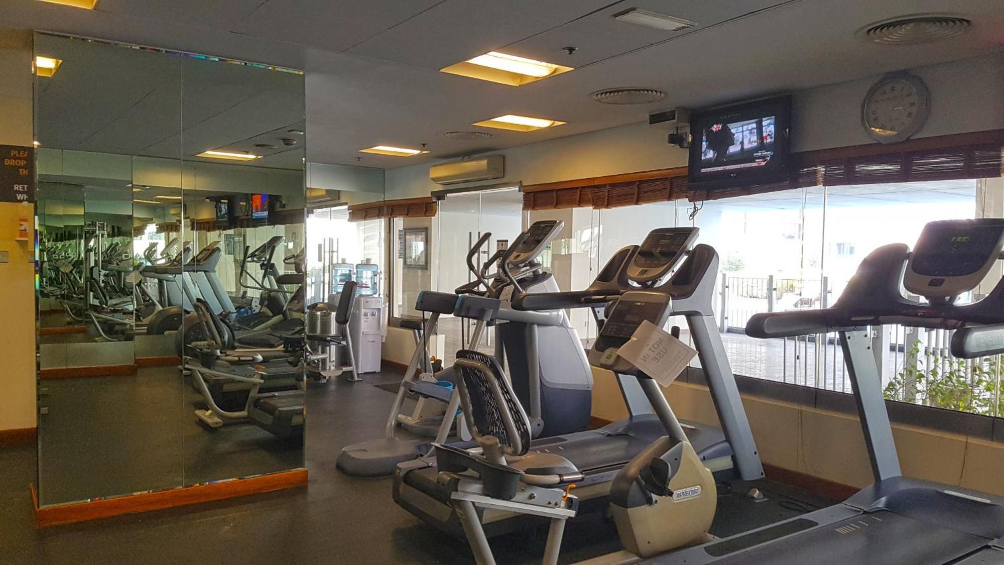 Lovely 1 Bedroom Apartment, Near Mall & Burj Khalifa, Downtown Apartment *